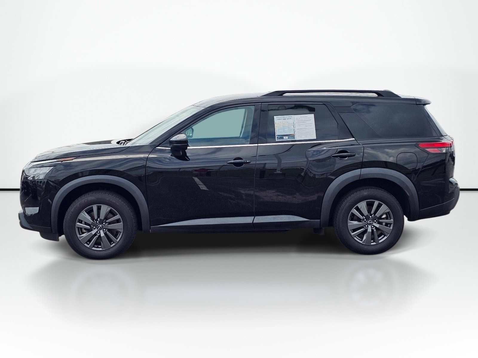Used 2024 Nissan Pathfinder SV FWD image 13