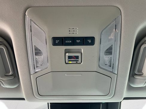 Used 2025 Toyota RAV4 XLE image 17