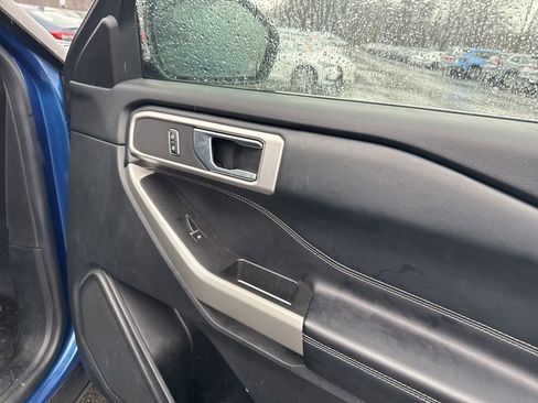 Used 2022 Ford Explorer XLT w/ Equipment Group 202A image 17