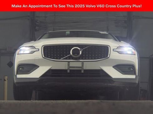 Certified 2025 Volvo V60 B5 Cross Country Plus image 2