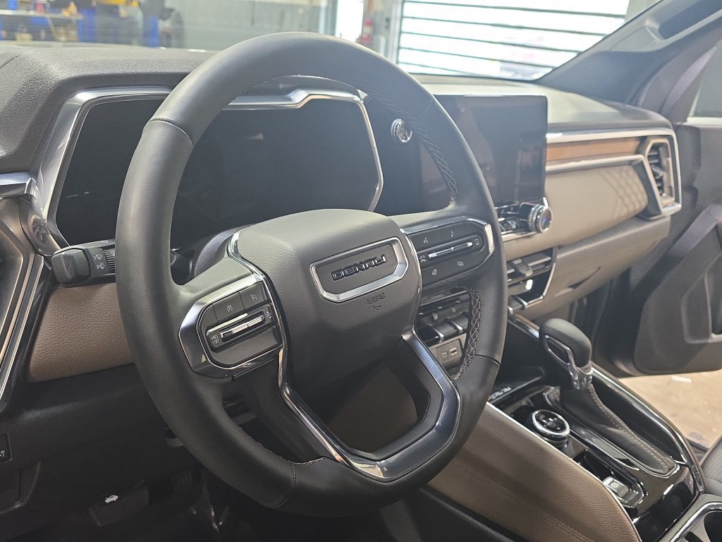 Used 2026 GMC Canyon Denali AWD/4WD image 17