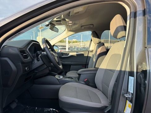 Certified 2022 Ford Escape SE w/ SE Sport Appearance Package FWD image 9