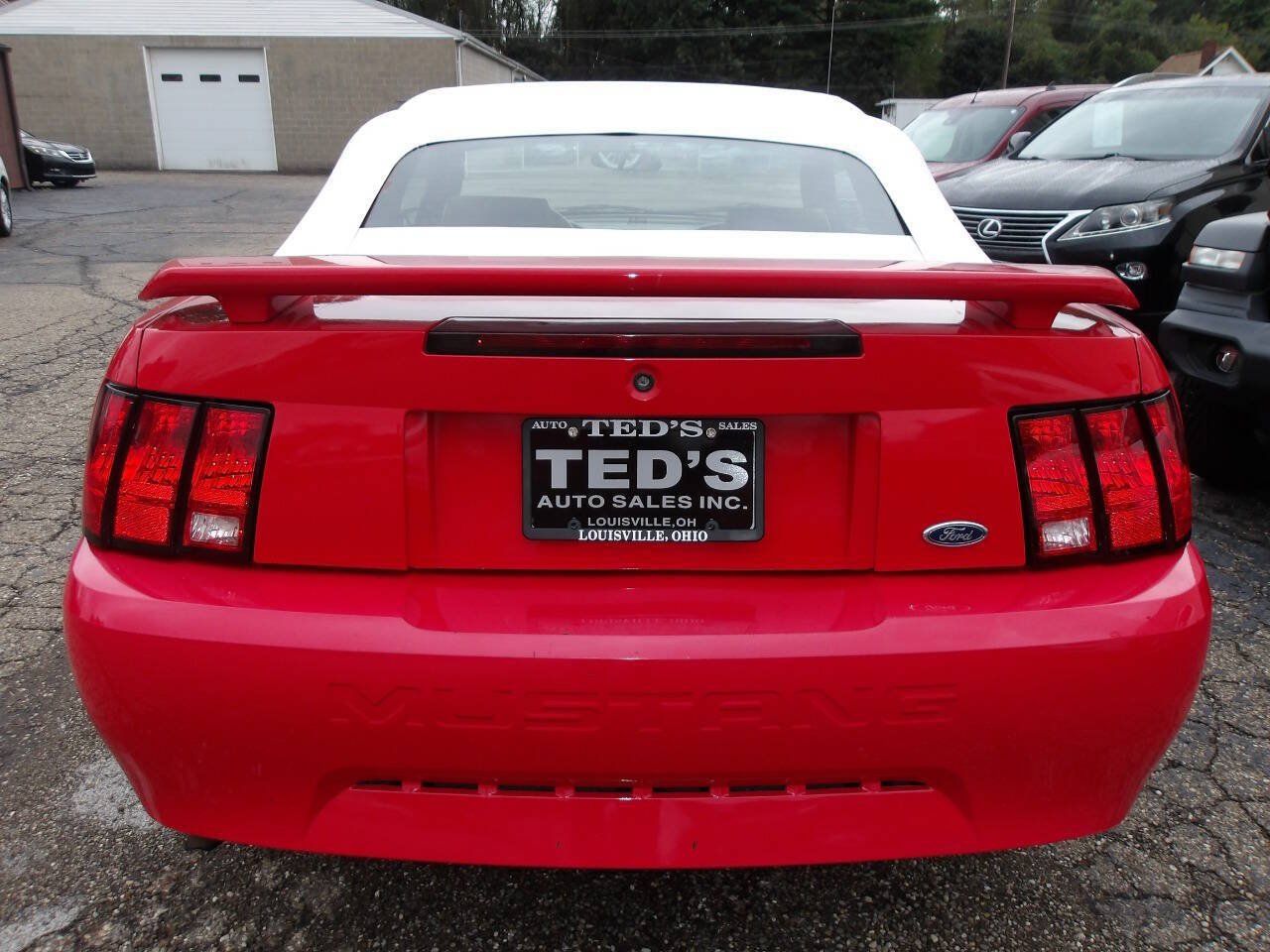 Used 2003 Ford Mustang Convertible RWD image 10