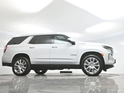 Used 2022 Chevrolet Tahoe High Country w/ Premium Package 2 AWD/4WD image 67