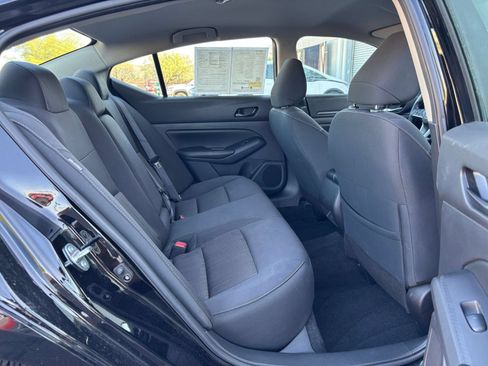 Used 2025 Nissan Altima 2.5 SV FWD image 25
