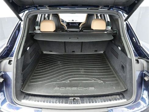 Used 2025 Porsche Cayenne E-Hybrid image 16