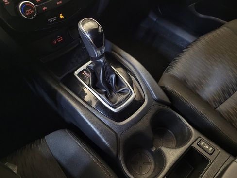 Used 2018 Nissan Rogue SV image 26