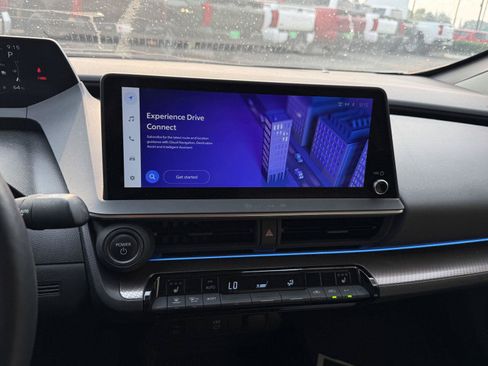 Used 2023 Toyota Prius XLE AWD/4WD image 18