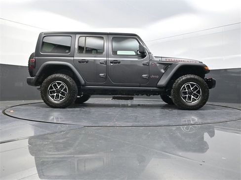 Used 2024 Jeep Wrangler Unlimited Rubicon w/ Convenience Group image 24