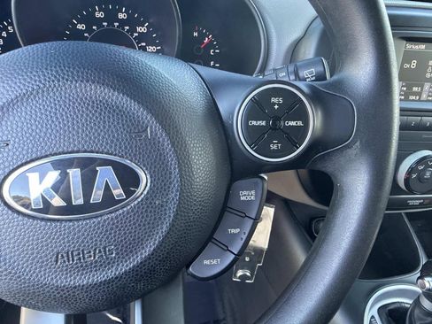 Used 2017 Kia Soul FWD image 28