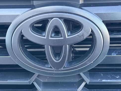 Used 2024 Toyota Tacoma TRD Off-Road image 11