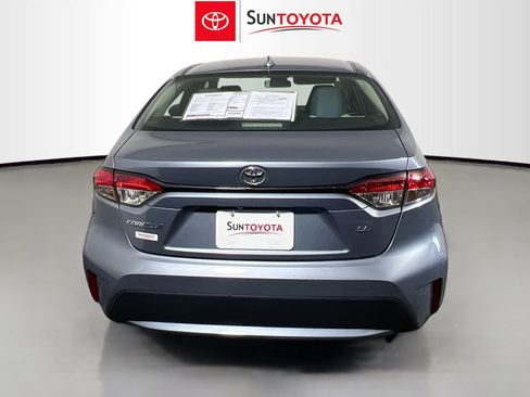 Used 2021 Toyota Corolla LE image 5