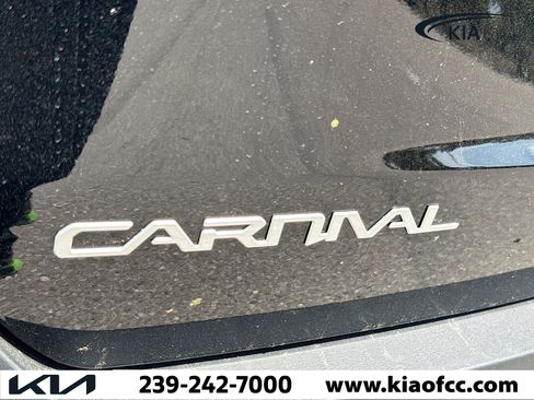 New 2026 Kia Carnival EX FWD image 11