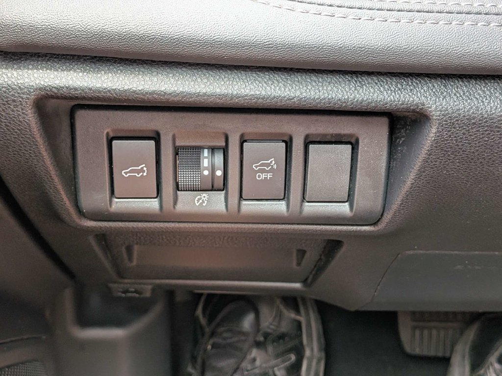 Used 2022 Subaru Outback Limited AWD/4WD image 32