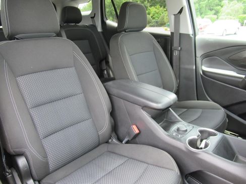 Used 2022 GMC Terrain SLE w/ Driver Convenience Package FWD image 9