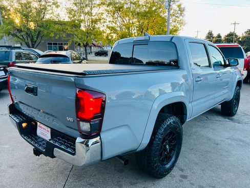 Used 2019 Toyota Tacoma SR5 image 3
