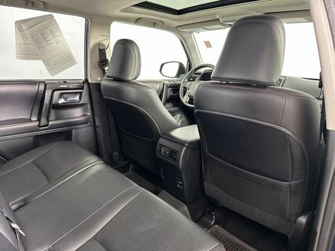 Used 2018 Toyota 4Runner TRD Off-Road Premium AWD/4WD image 28