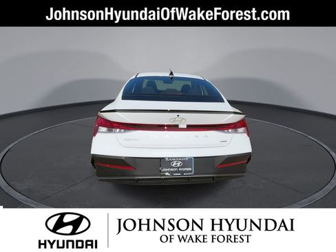 Certified 2025 Hyundai Elantra SEL image 7