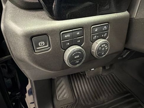 Used 2025 Chevrolet Silverado 3500 LTZ w/ LTZ Plus Package AWD/4WD image 17