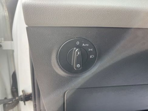 Used 2023 Volkswagen Taos SE image 14