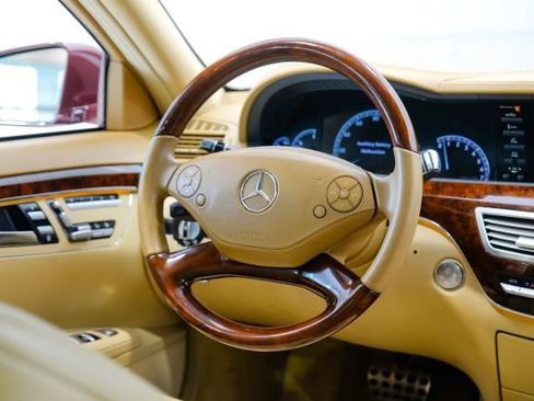 Used 2011 Mercedes-Benz S 550 image 23