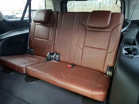 Used 2019 Chevrolet Suburban Premier w/ Premier Plus Edition image 11