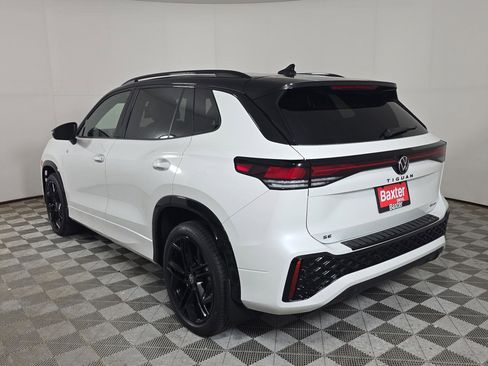 New 2026 Volkswagen Tiguan SE R-Line AWD/4WD image 12