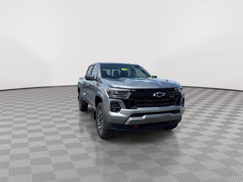 Certified 2023 Chevrolet Colorado Z71 w/ Z71 Convenience Package 2 AWD/4WD image 3