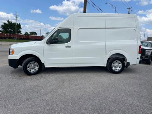 Used 2020 Nissan NV 2500 SV w/ Back Door Glass Package image 4