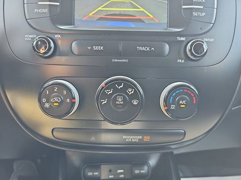 Used 2019 Kia Soul FWD image 27