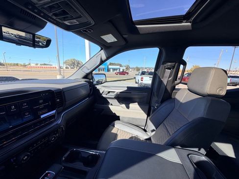 Used 2024 Chevrolet Silverado 1500 ZR2 w/ Technology Package image 28