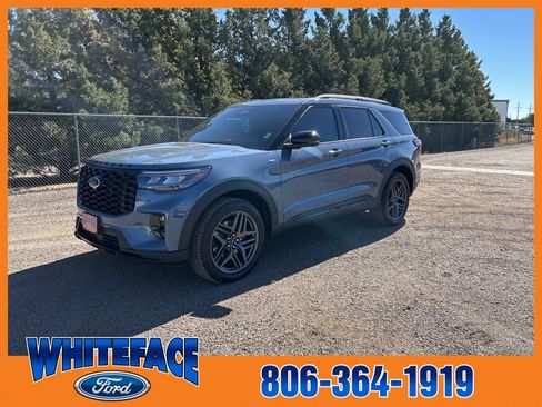 Used 2025 Ford Explorer ST-Line w/ Premium Package image 2