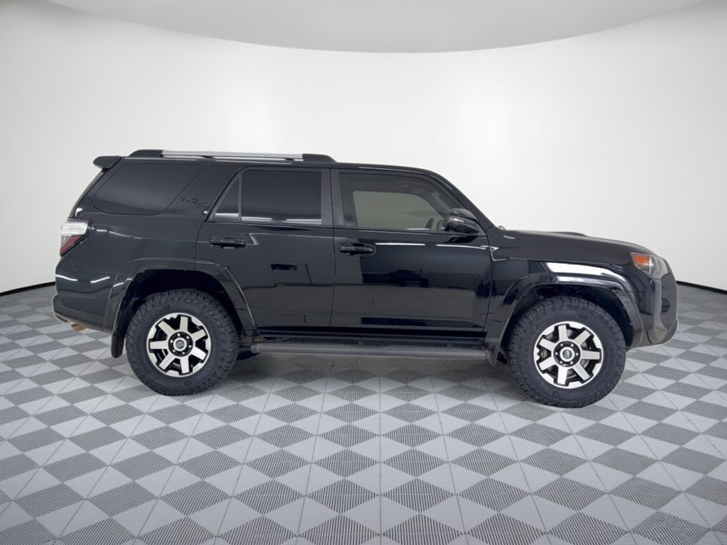 Used 2018 Toyota 4Runner TRD Off-Road Premium AWD/4WD image 8
