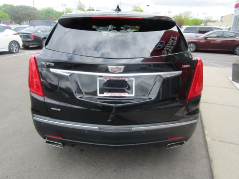 Used 2018 Cadillac XT5 Luxury w/ Driver Awareness Package AWD/4WD image 6
