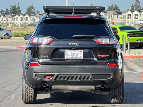 Used 2022 Jeep Cherokee Trailhawk w/ Technology Group B image 5