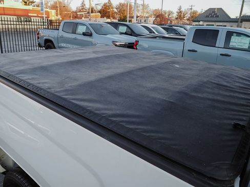 Used 2019 Chevrolet Silverado 1500 Custom w/ Custom Convenience Package image 10