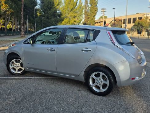 Used 2012 Nissan Leaf SL FWD image 13