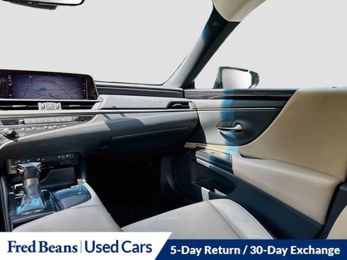 Used 2020 Lexus ES 300h w/ Premium Package FWD image 27