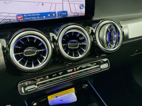 New 2026 Mercedes-Benz GLB 250 image 17