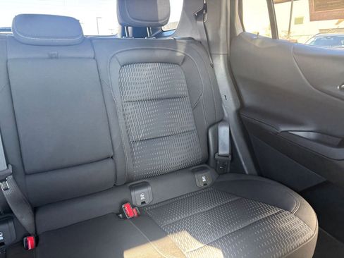 Used 2025 Chevrolet Equinox LT image 36