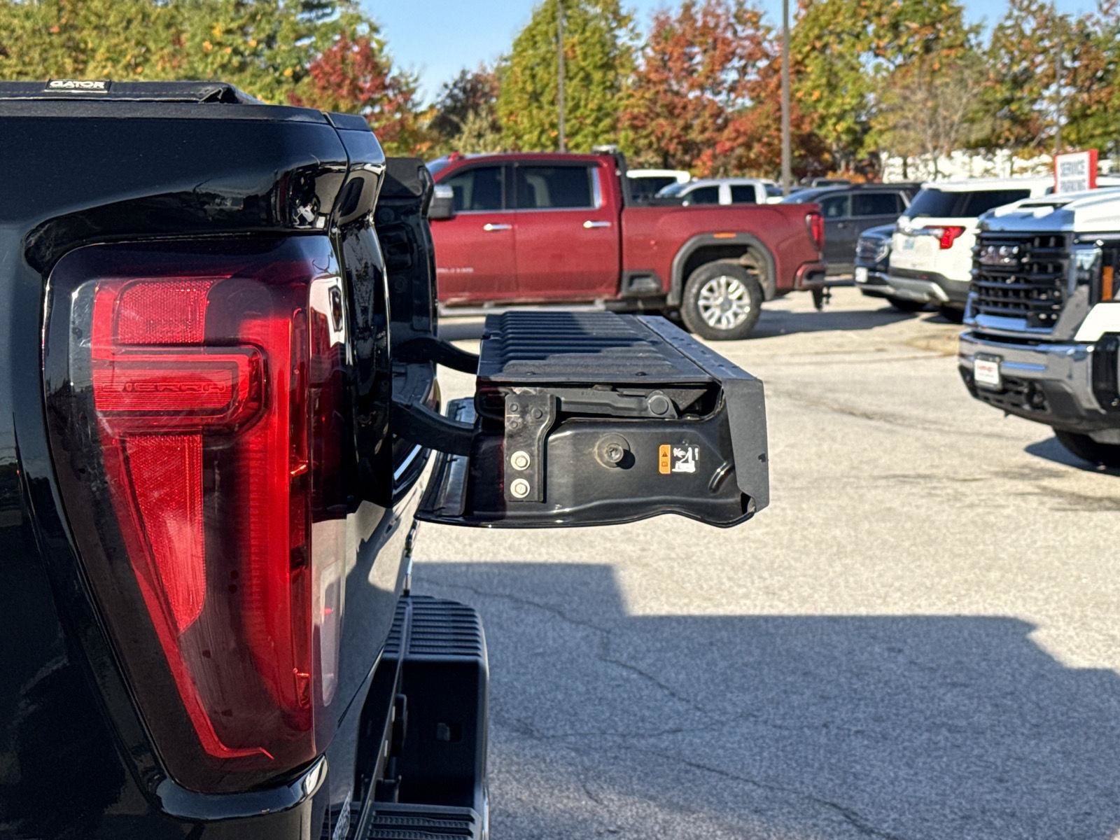 Used 2022 GMC Sierra 1500 Elevation w/ LPO, Elevation Black Package AWD/4WD image 11