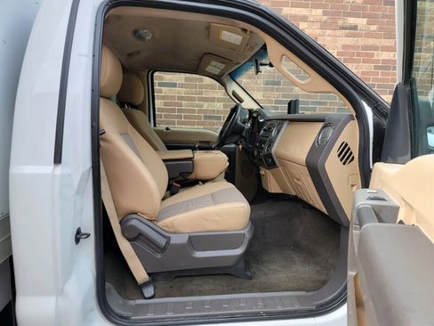 Used 2016 Ford F550 2WD Regular Cab Super Duty image 16