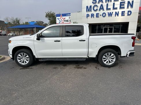 Used 2021 Chevrolet Silverado 1500 Custom image 3