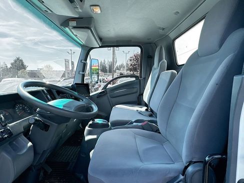 Used 2021 Isuzu NPR RWD image 10