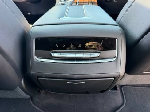 Used 2023 Cadillac Escalade Premium Luxury AWD/4WD image 19