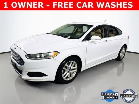 Used 2014 Ford Fusion SE image 2