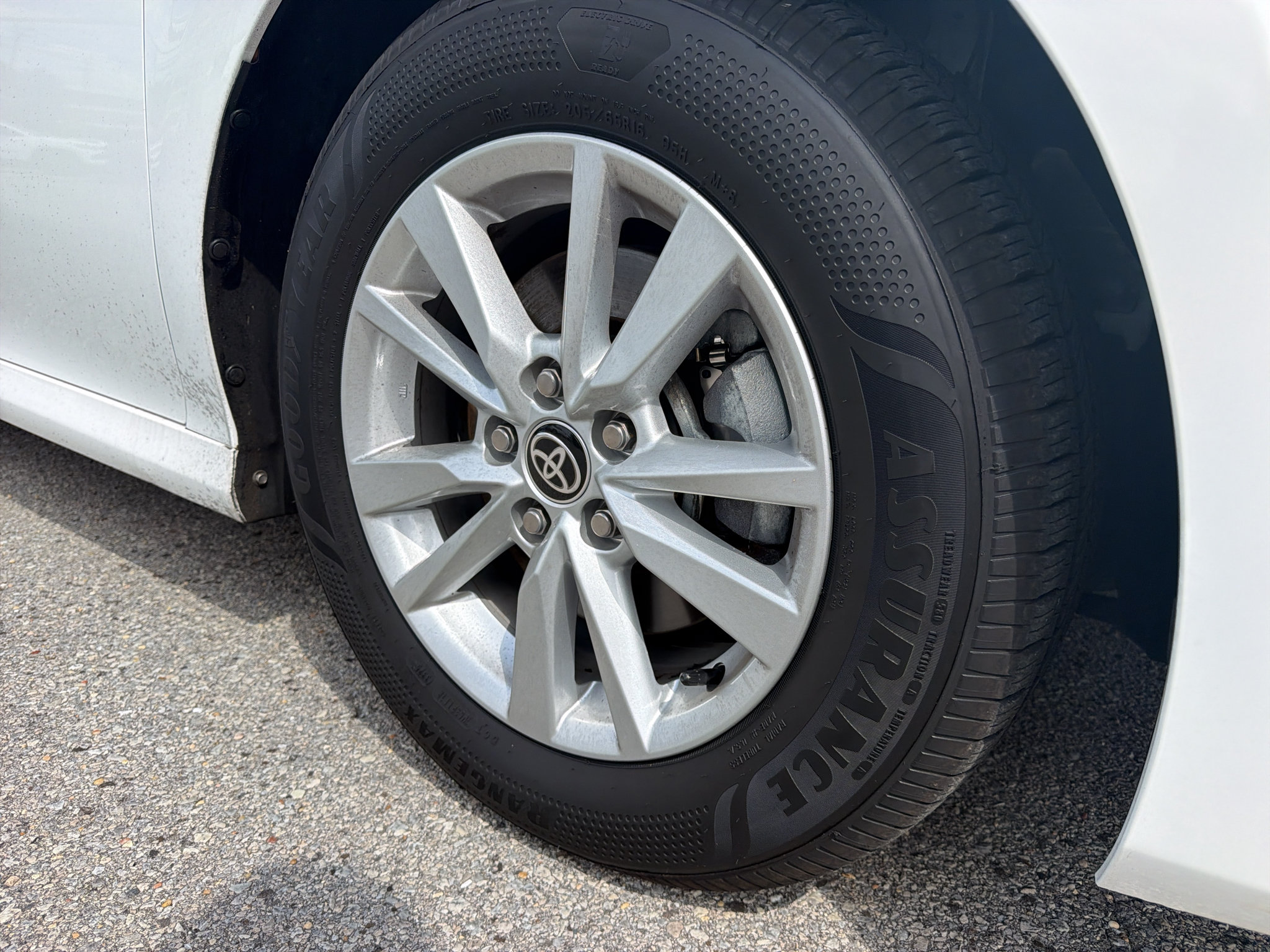 Used 2025 Toyota Camry LE FWD image 10