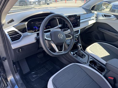 Used 2026 Volkswagen Taos SE FWD image 15