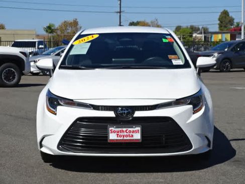 Certified 2024 Toyota Corolla LE FWD image 3