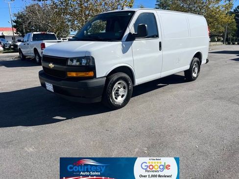 Used 2022 Chevrolet Express 2500 w/ Driver Convenience Package image 2